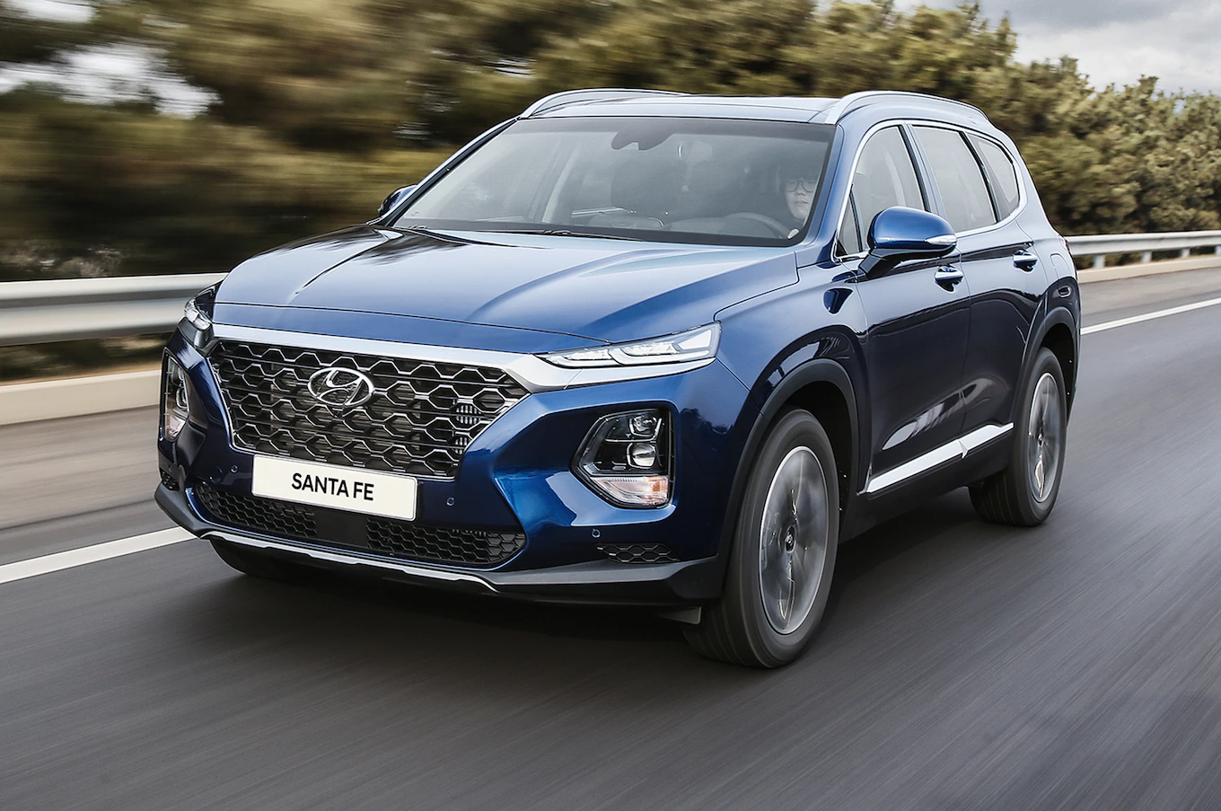 Hyundai Santa Fe 2019: Filled with advanced features & Excellent ride comfort