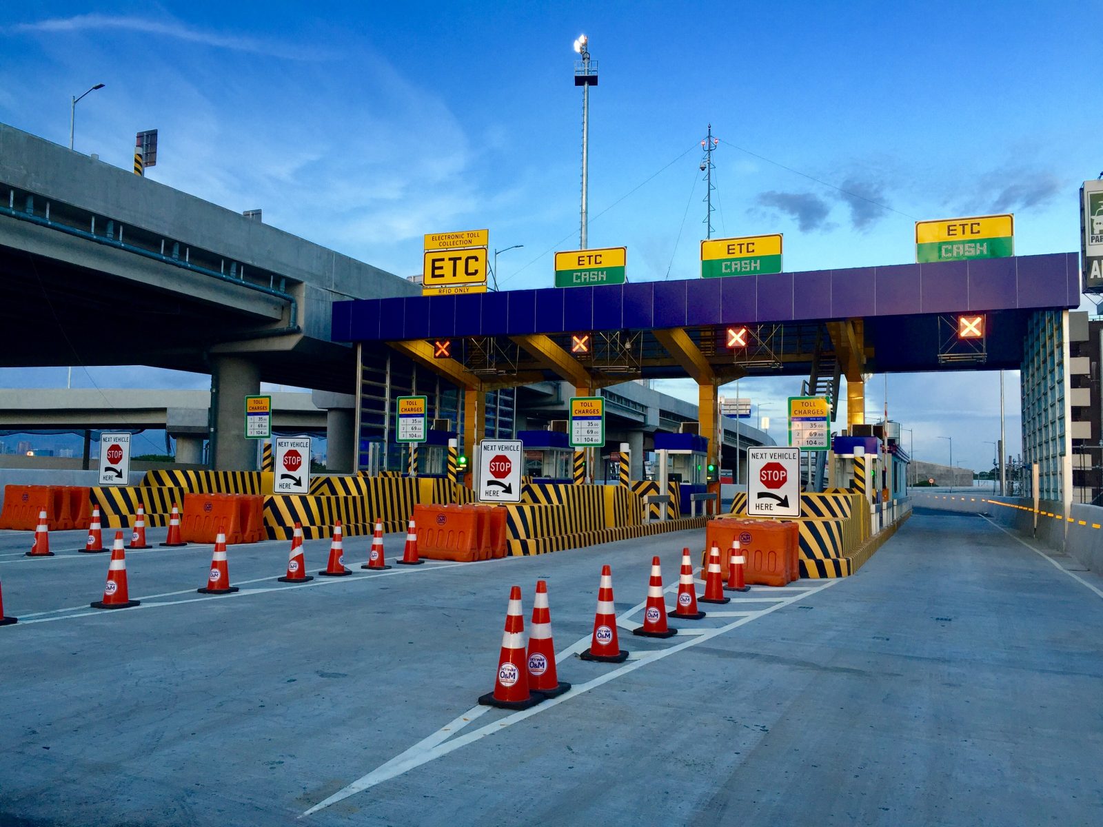 SLEX toll fee - Southern Luzon Expressway