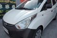 Selling White Hyundai Eon 2014 Manual Gasoline at 16000 km-2