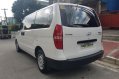 Selling Hyundai Starex 2017 Manual Gasoline in Quezon City-4