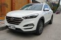 Sell White 2016 Hyundai Tucson Automatic Diesel at 28000 km -2