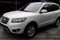 Selling White Hyundai Santa Fe 2011 Automatic Diesel at 60000 km in Pasig-1