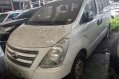 Selling White Hyundai Grand Starex 2016 in Makati -1