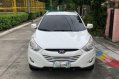 Pearlwhite Hyundai Tucson 2.0 (A) 2011 for sale in Manila-0