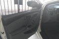 Sell White Hyundai Elantra in Carmona-2