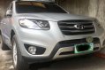Selling Silver Hyundai Santa Fe 2011 in Pasig-0