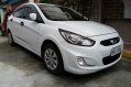 Selling Pearl White Hyundai Accent 2019 in Manila-2