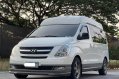 White Hyundai Grand Starex 2011-0