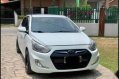 White Hyundai Accent 2017 -1