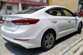 White Hyundai Elantra 2018 for sale in Automatic-4