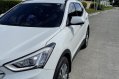Selling White Hyundai Santa Fe 2015 in Muntinlupa-1
