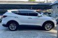 White Hyundai Santa Fe 2017 for sale in Automatic-2