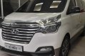 Selling White Hyundai Starex 2019 in Manila-2