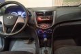 Selling White Hyundai Accent 2017 in Caloocan-9