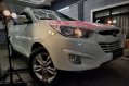 Selling White Hyundai Tucson 2011 in Manila-1