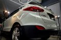 Selling White Hyundai Tucson 2011 in Manila-5