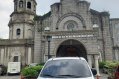 Selling White Hyundai Starex 1945 in Marikina-7