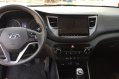 White Hyundai Tucson 2017 for sale in Manual-5