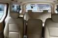 Selling White Hyundai Starex 2015 in Quezon City-6