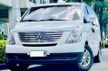 Selling White Hyundai Starex 2015 in Makati-1
