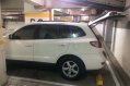 Selling White Hyundai Santa Fe 2009 in Pateros-0