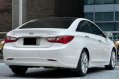 Selling White Hyundai Sonata 2011 in Makati-2