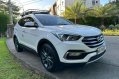 White Hyundai Santa Fe 2017 for sale in -5