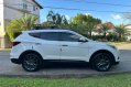 White Hyundai Santa Fe 2017 for sale in -4