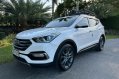 White Hyundai Santa Fe 2017 for sale in -1