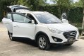 Selling White Hyundai Tucson 2012 in Manila-2