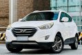 Selling White Hyundai Tucson 2015 in Makati-1