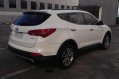 White Hyundai Santa Fe 2014 for sale in Mandaluyong-7