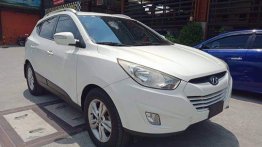 Selling White Hyundai Tucson 2012