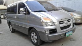 Selling Hyundai Starex 2004 in Mandaue