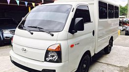 Selling Hyundai H-100 2017 Manual Diesel in Mandaue