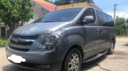 Gold Hyundai Starex Automatic Diesel for sale in Dasmariñas