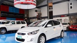 Sell 2nd Hand 2013 Hyundai Elantra Hatchback Manual Diesel at 52000 km in Quezon City