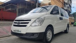 Selling Hyundai Starex 2017 Manual Gasoline in Quezon City