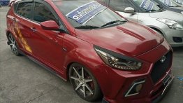 Selling Red Hyundai Accent 2014 at 67999 km 
