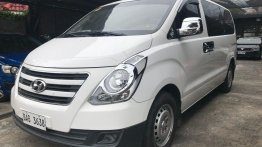 Selling 2nd Hand Hyundai Starex 2016 Manual Gasoline at 25000 km in Parañaque