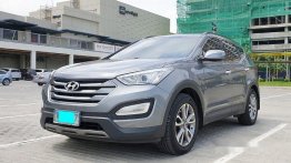 Grey Hyundai Santa Fe 2013 at 50000 km for sale