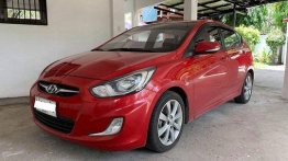 Red Hyundai Accent 2014 at 84000 km for sale