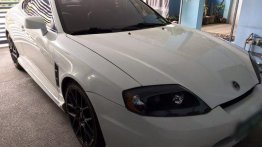 Selling White Hyundai Coupe 2006 Coupe at 100000 km