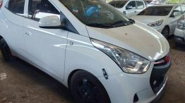 Selling White Hyundai Eon 2018 