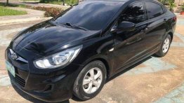 Selling Black Hyundai Accent 2011 