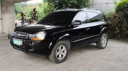 Selling Black Hyundai Tucson 2009 at 92000 km