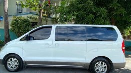Selling White Hyundai Grand starex 2012 in Manila