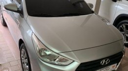 White Hyundai Accent for sale in Makati City