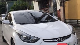 Selling White Hyundai Elantra in Manila