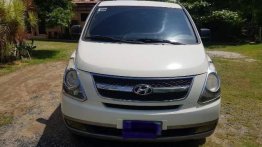 Selling White Hyundai Starex 2011 in Manila